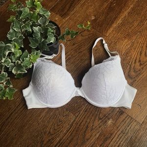LILY OF FRANCE: 36B white lace bra